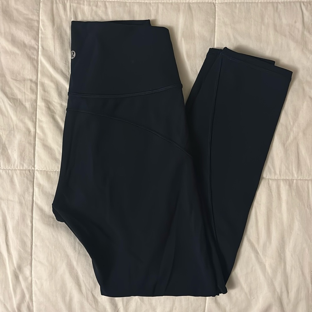 EUC Lululemon InStill High-Rise Crop 23" Size 6 True Navy